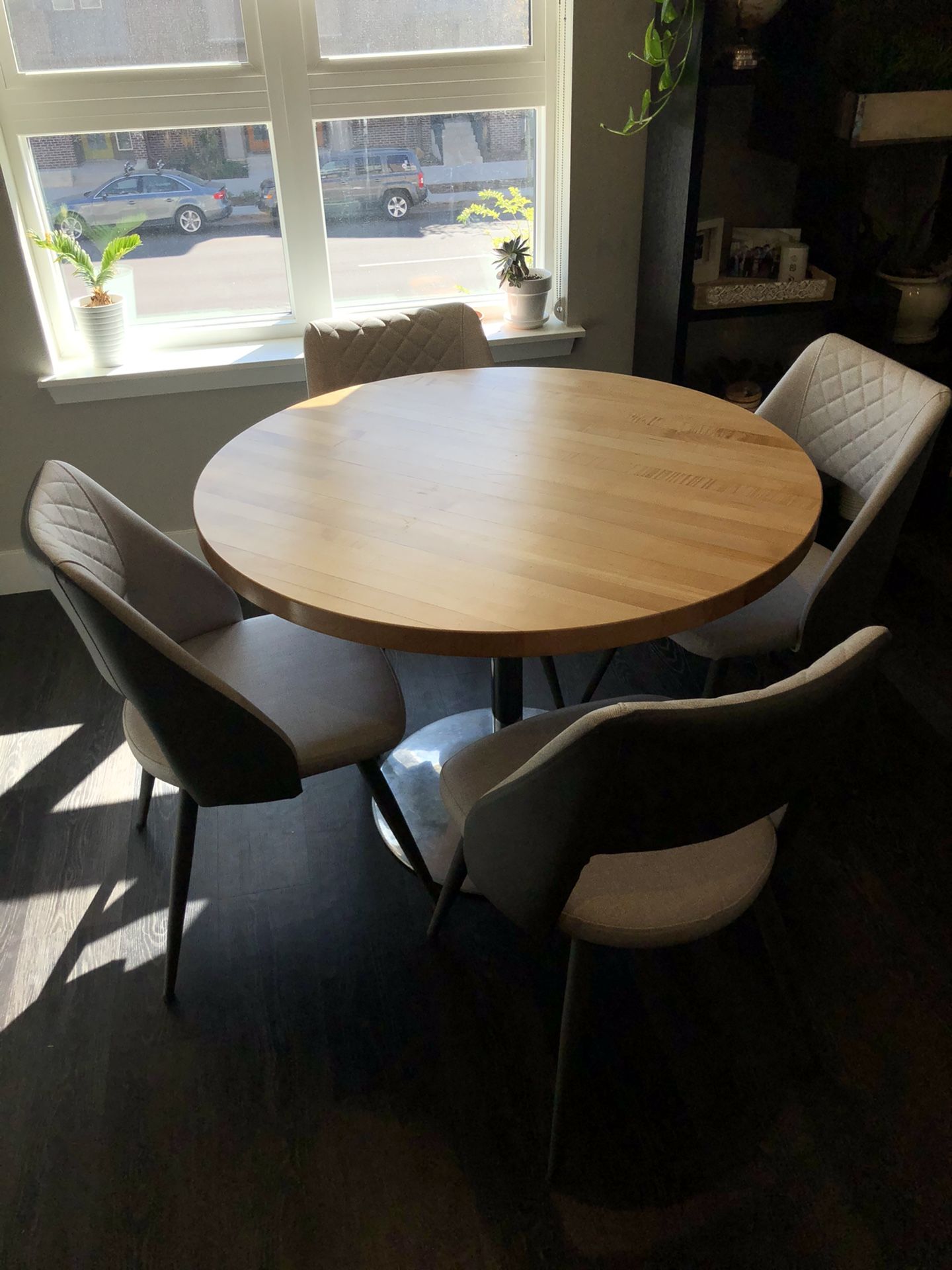 Kitchen/dining room table round