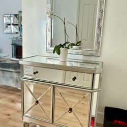 Mirrored Way Table