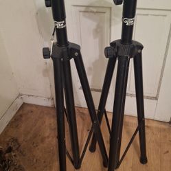 2 Heavy Duty Groove Pak Tri Pods