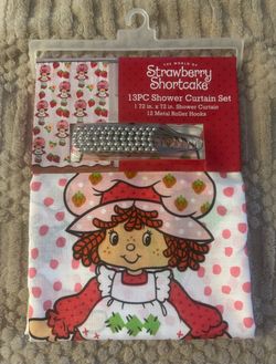 New New Strawberry Shortcake 13 Piece Shower Curtain Set