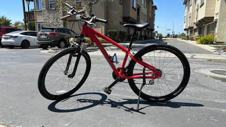 2023 Decathlon Rockrider ST100 Mountain Bike - Red