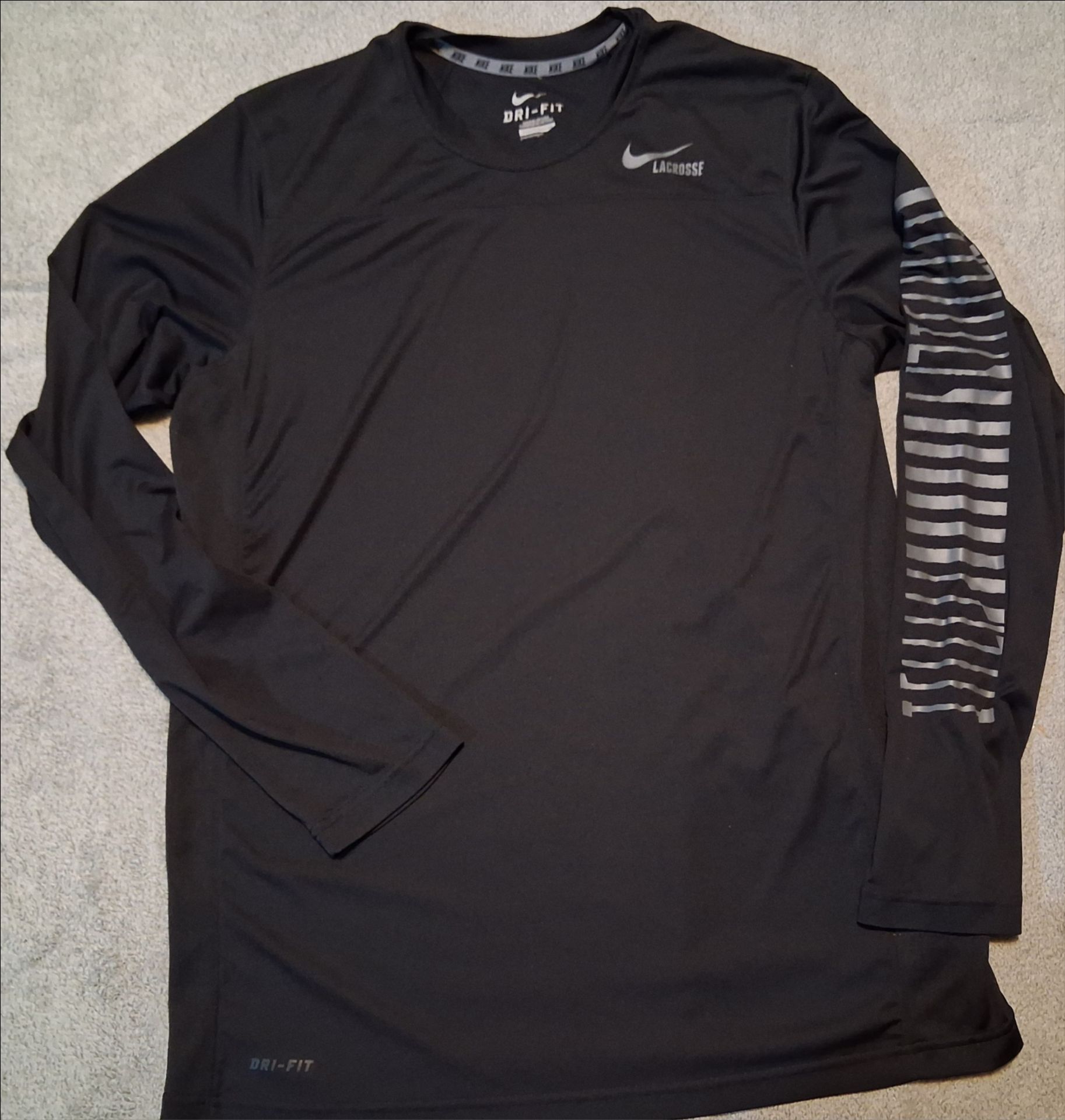 Mens size Large Nike Dri Fit long Sleeve Shirt Workout Running Lacross