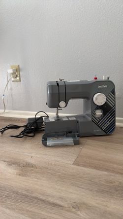 Brother LX3817G Sewing Machine - 17 Stitch, Full Size