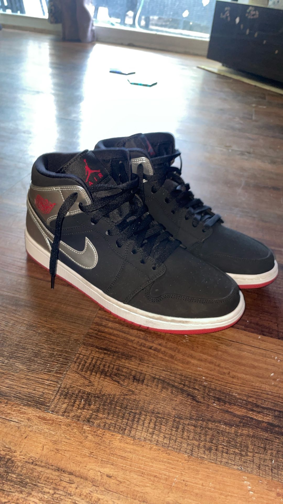 “Johnny Kilroy” Air Jordon 1 Mid