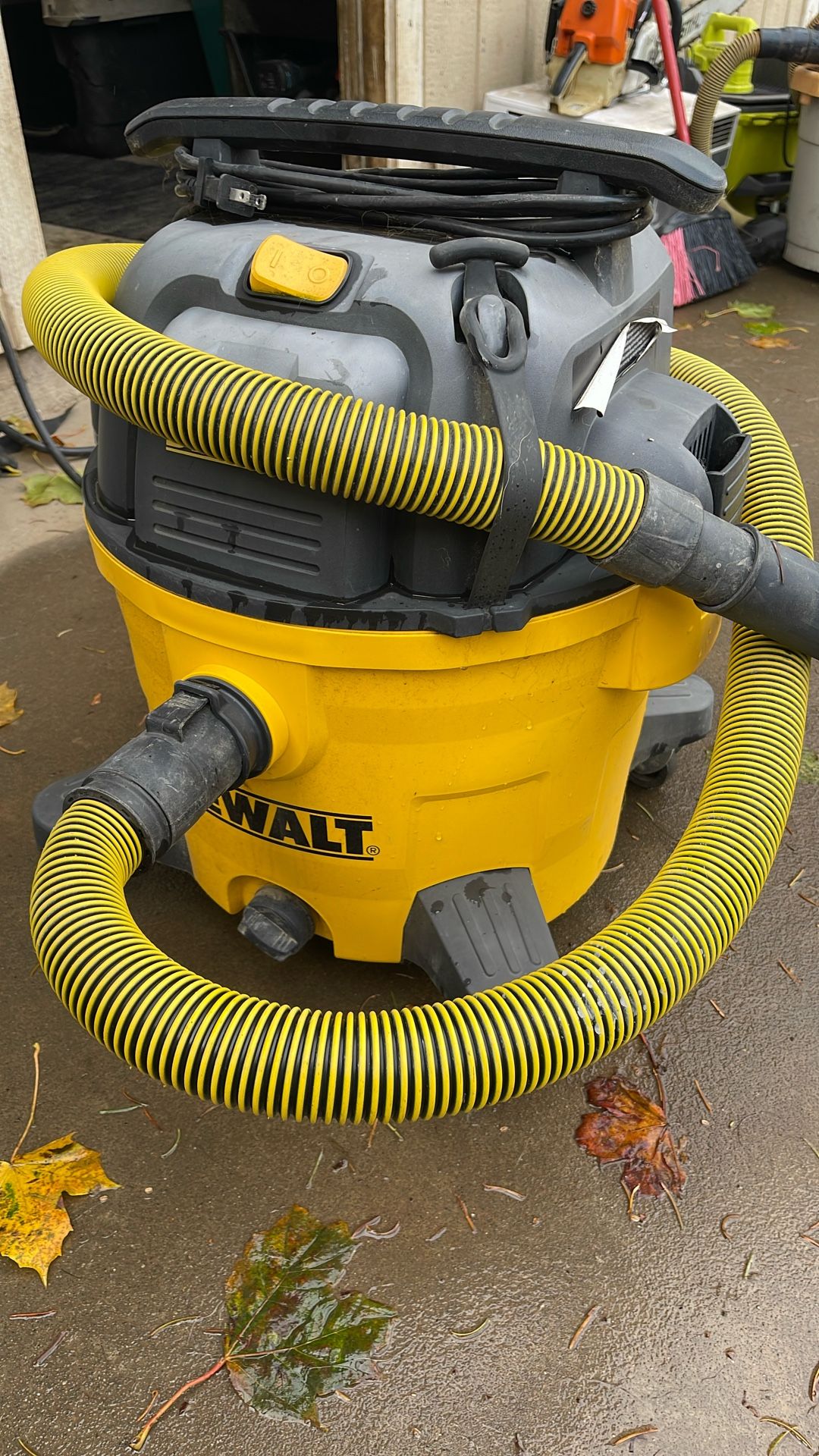 DEWALT DVX09P WET/DRY VACCUM CLEANER