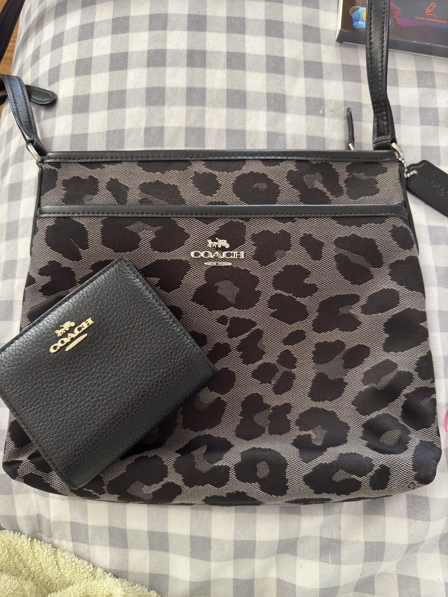 med sz cheetah coach Crossbod
