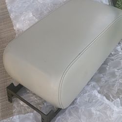 Center Console Lid . Infinity G35 2003