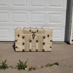 Vintage Steamer Chest/Trunk - Porch Pick up