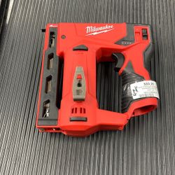 Milwaukee 3/8 Inch Crown Stapler 2447–20