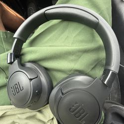 JBL Wireless Headphones 