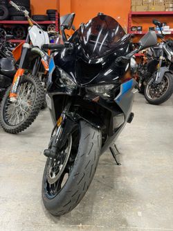 Kawasaki ZX-6R 600 cc super sports bike for sale