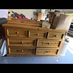 Dresser And Matching Twin Bed 