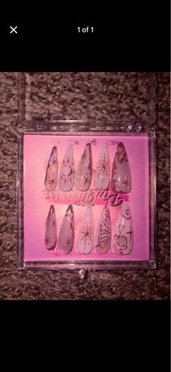Press on nails. Size small