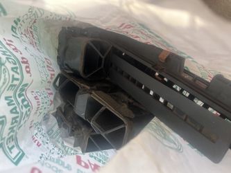 Free 1996 Nissan hardbody vents