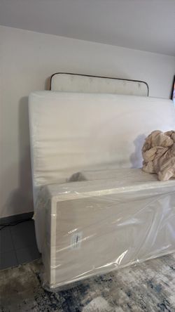Tempur-pedic mattress and box still in wrapping