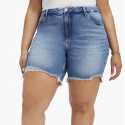 GOOD AMERICAN 90s Icon High Waisted Distressed Raw Hem Summer Plus Size Shorts