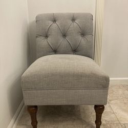 Grey Tufted Accent Chair — Beautiful & Comfy! TODAY ONLY DEAL