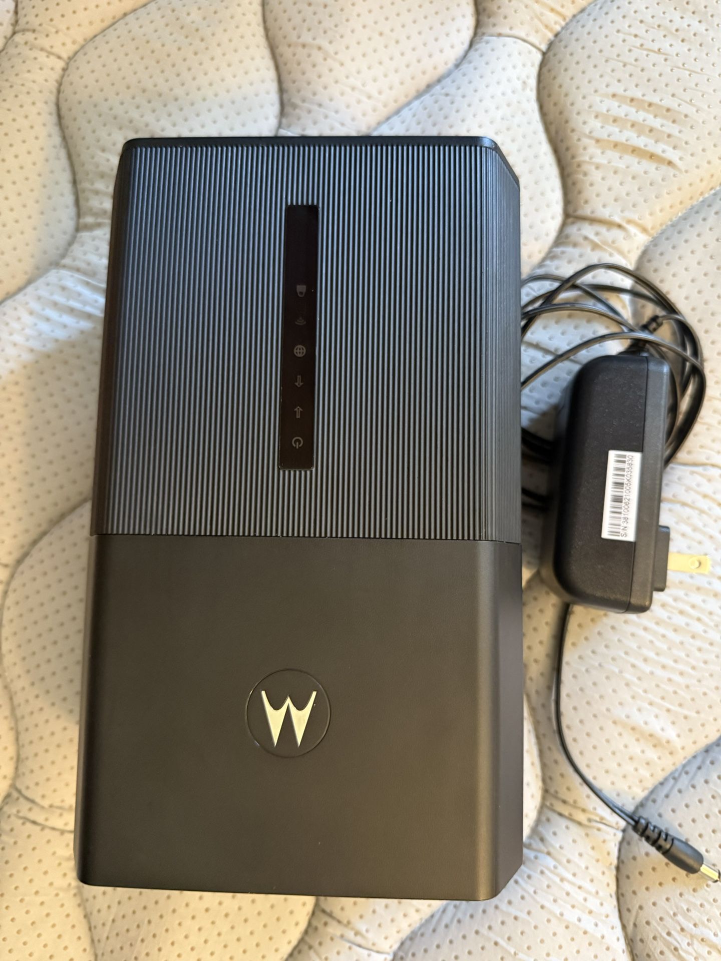 Motorola Multi-Gig Cable Modem / Built in WiFi 6 Router | GREAT PRICE!!!!!