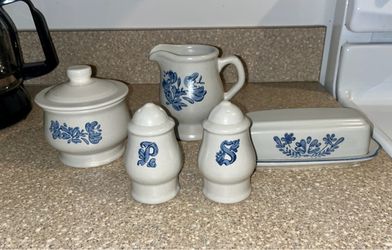 Vintage Pfaltzgraff Yorktowne Stoneware Set