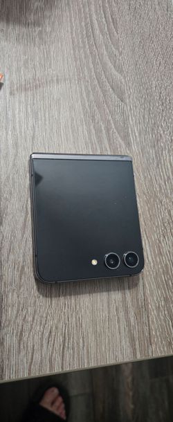 Samsung Galaxy Z flip 5, Unlocked, 256gb