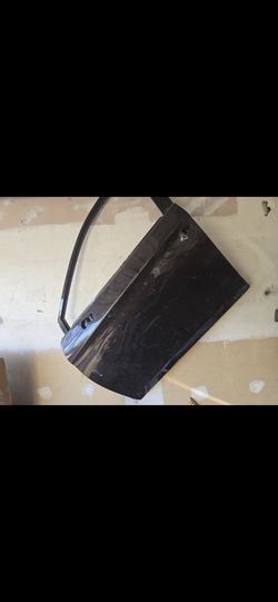 2020 Subaru Outback left front door