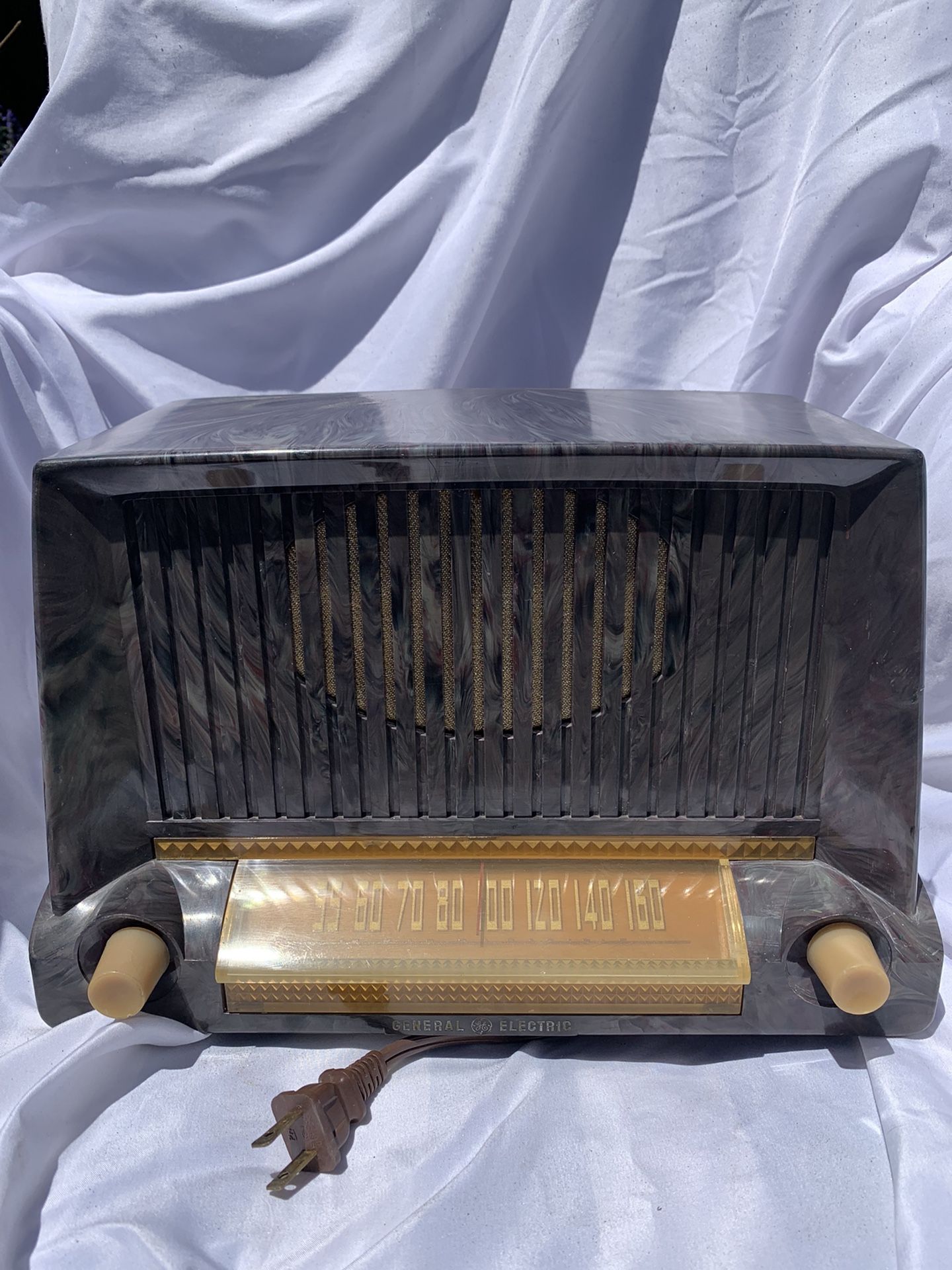 RESTORED Mid-Century Atomic Era, 1951 General Electric 422 Tube Radio