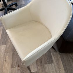 White Leather Chair Chrome Metal Frame Ultra Modern Quality Piece 