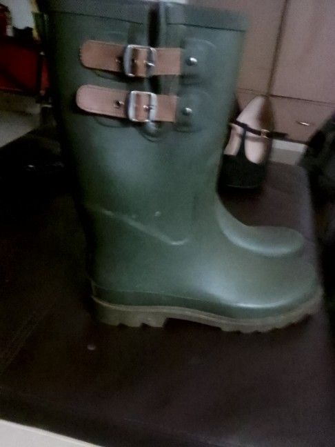 Military Green Rubber Boots W/ Buckle