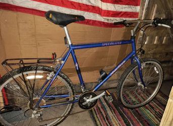 Specialized Hardrock Mountain Bike – Blue – Perfect for Trails and Commuting