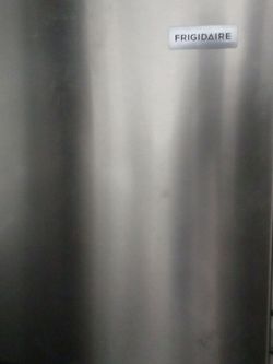 Large fridgedare like new