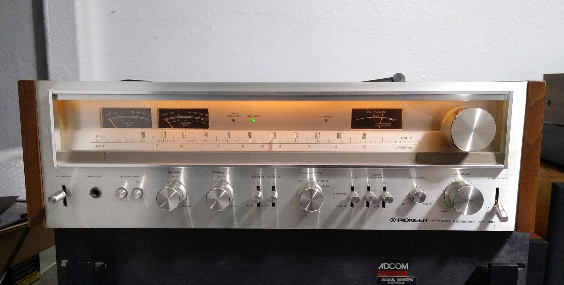 Pioneer sx-780 stereo receiver. Looks and works great