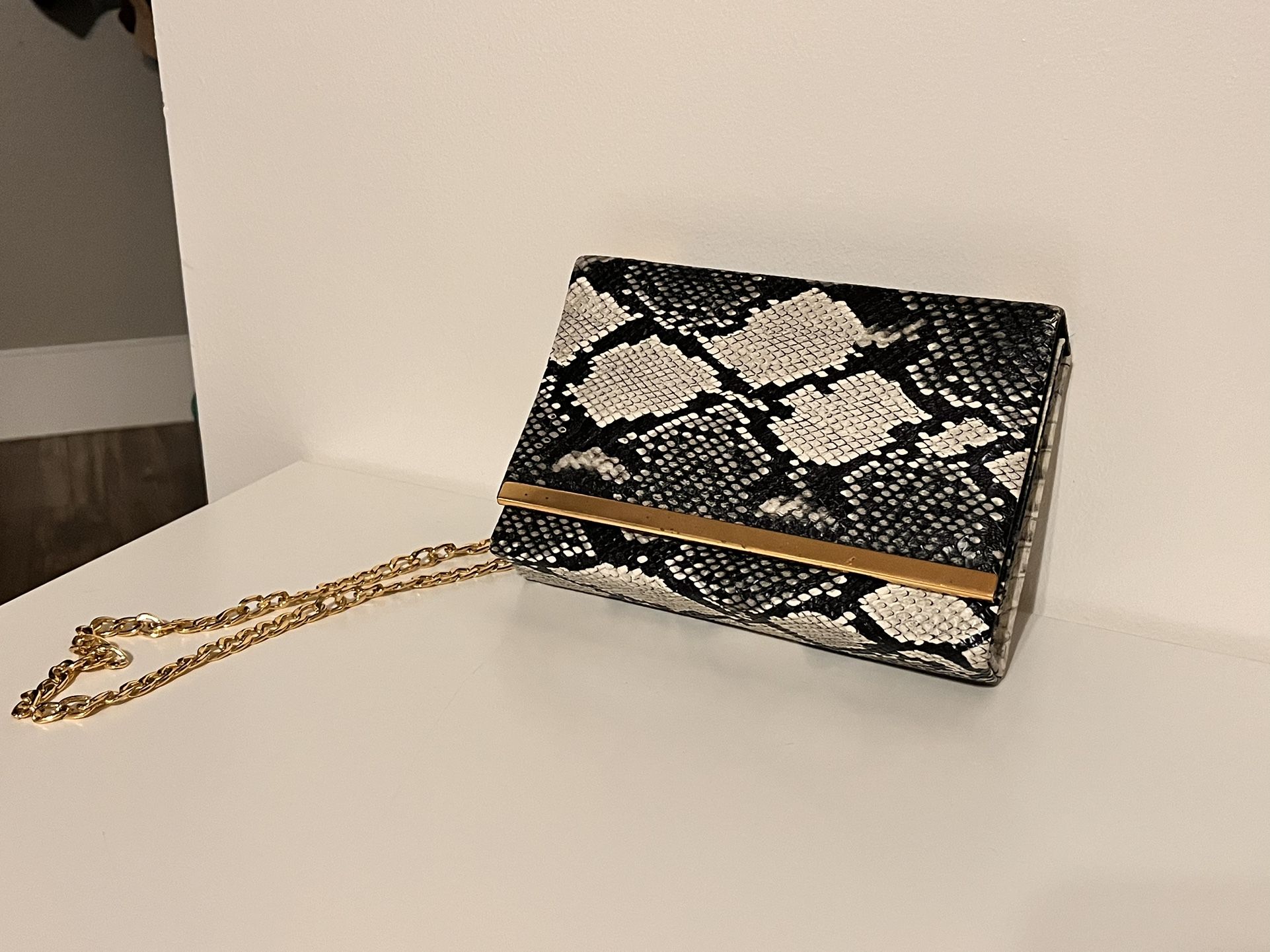 Beautiful Imitation Snake Skin Purse