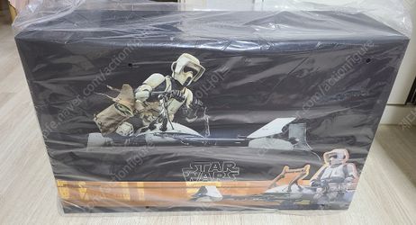 Hot Toys The Mandalorian - Scout Trooper and Speeder Bike 1/6th Scale...