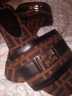 Women's  FENDI SANDLES,  preloved, great condition.  Size 42 which is 10 1/2 for Women.