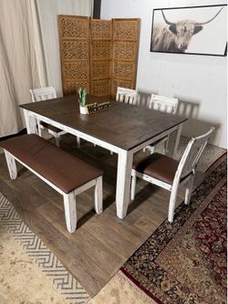 Farmhouse big table w/4 chairs and bench good condition and clean $400 delivery available $20!!!