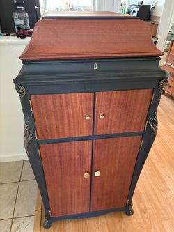 Victrola Bar