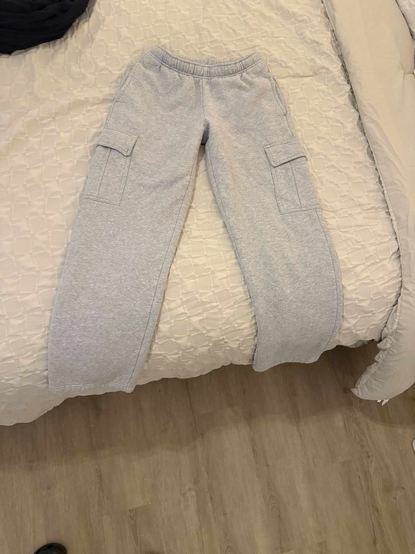 Aritzia Cozy Sweatfleece Mega Cargo Sweatpants