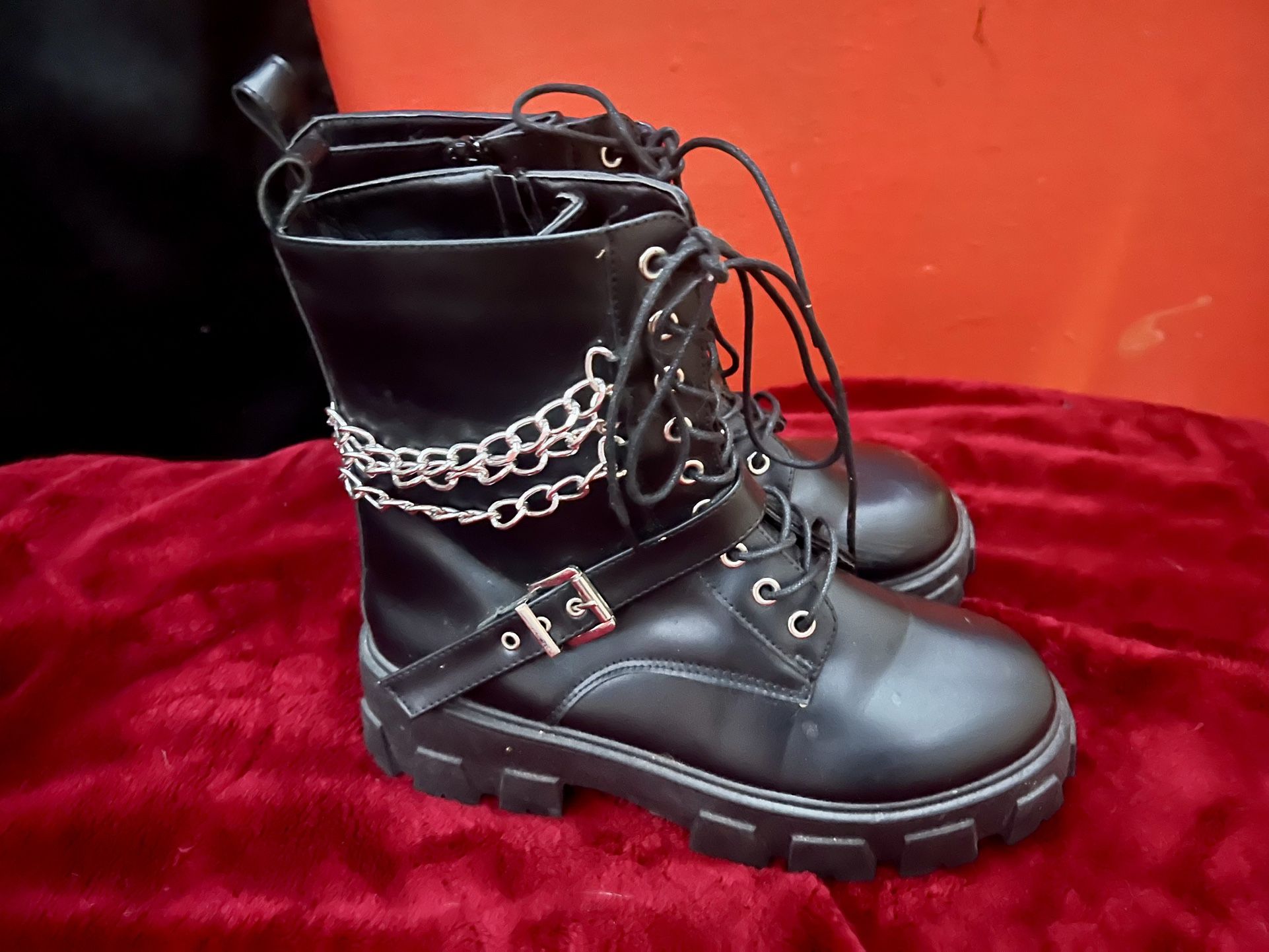 YOKI Sanity 83 Combat Boots with Chains – Women’s Size 9  