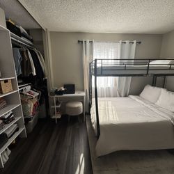 Bunk Beds (2 Twin 1 Full) 