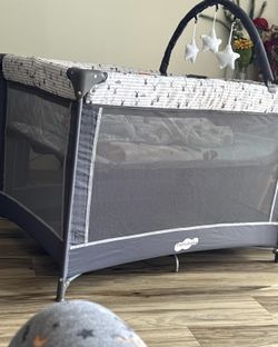 Baby playpen