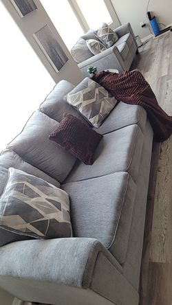 4 Piece Sofa 🛋️ Living Room Set Gray NEED GONE BY TODAY