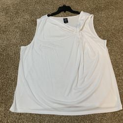 Gorgeous sleeveless size 26/28 white top