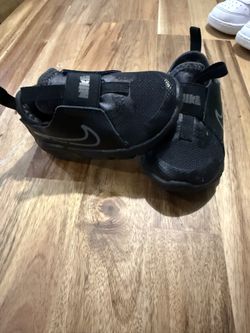 Toddler Nikes Size 4.5