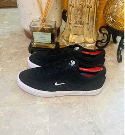 Men’s Nike SB Malor Skate Shoes FV6064-001 Size 9US