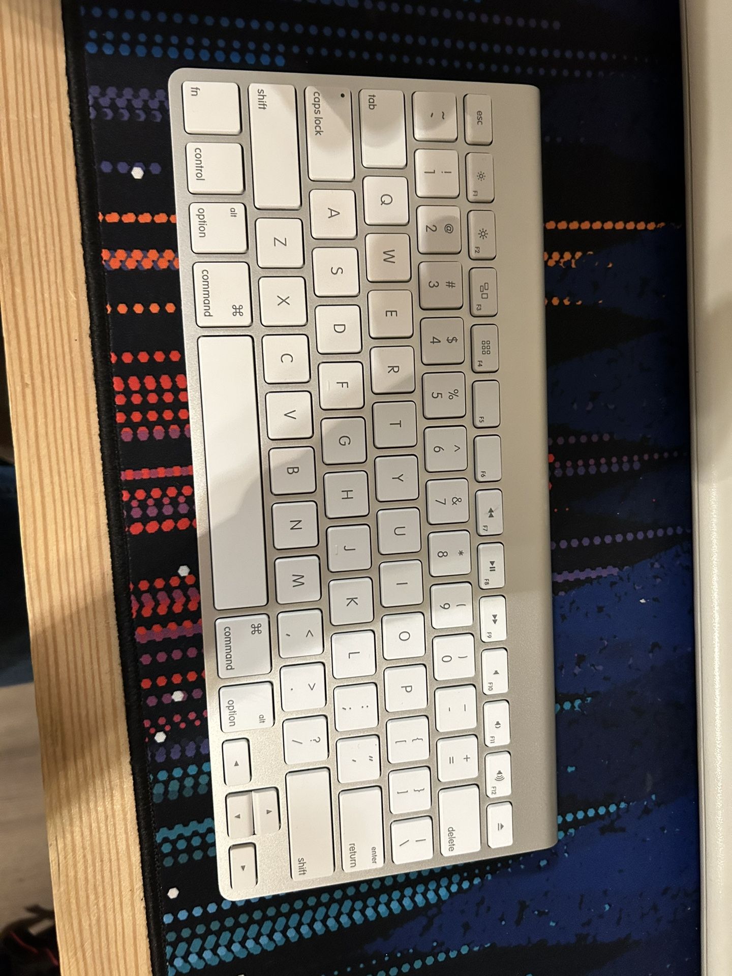 Apple Magic Keyboard A1314 New Batteries