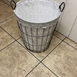 Wired Hamper/laundry 