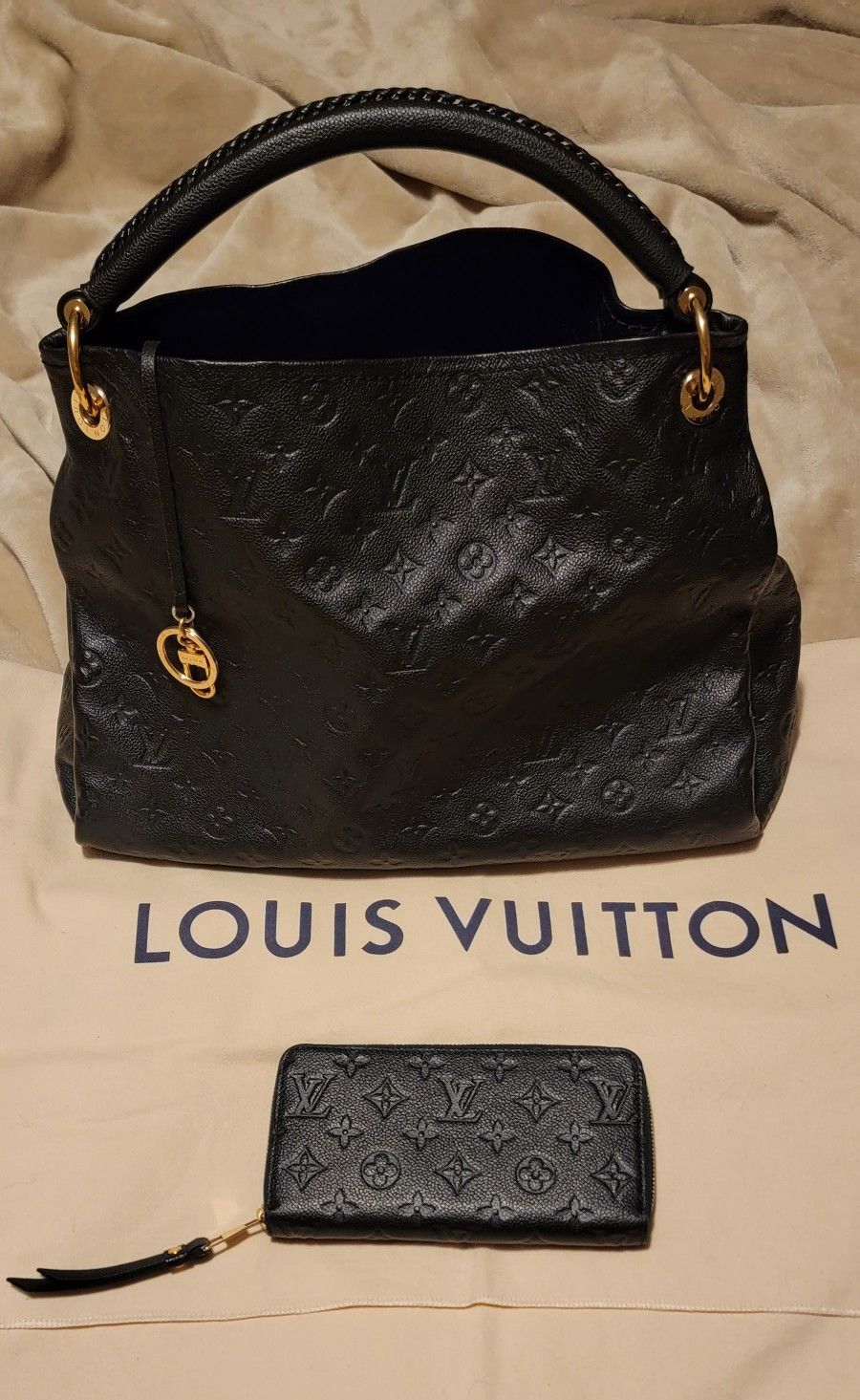 Authentic Louis Vuitton for Sale in Mesquite, TX - OfferUp