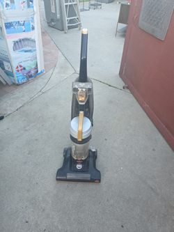 Bissell Vacuum Cleaner Works Great 