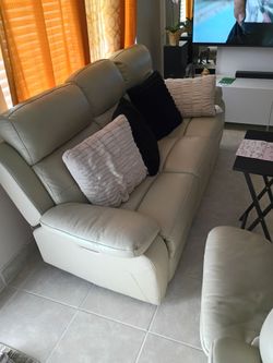Leather reclining sofas