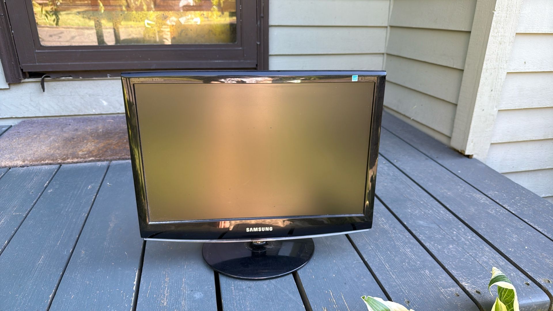 19” And 23.5” Computer Monitors $20